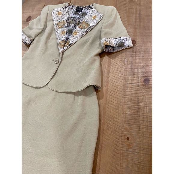 2 piece Claude Patrick suit - Picture 2 of 6